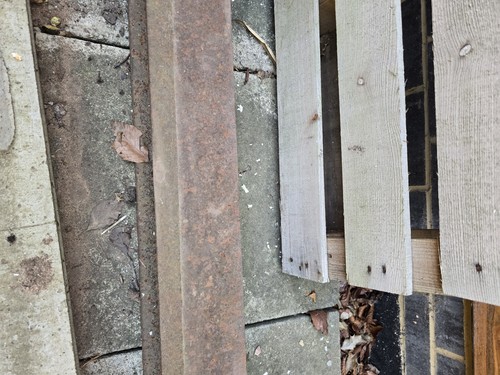 Steel lintel 83m - steel, 1.83m