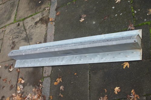 Steel cavity wall - cavity, lintel